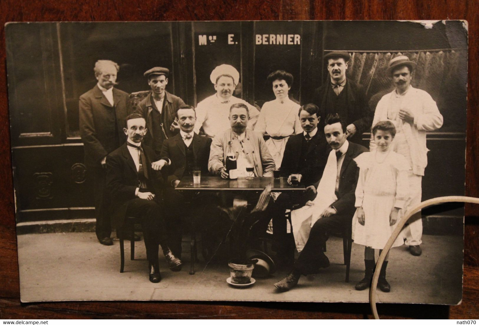Carte Photo 1910's CPA Ak Commerce Maison E. BERNIER Restaurant IDF Chef Avec Toque Champagne - Restaurants