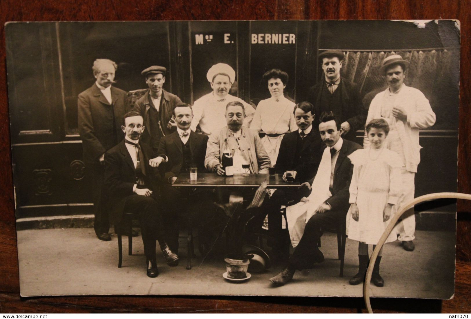 Carte Photo 1910's CPA Ak Commerce Maison E. BERNIER Restaurant IDF Chef Avec Toque Champagne - Restaurantes