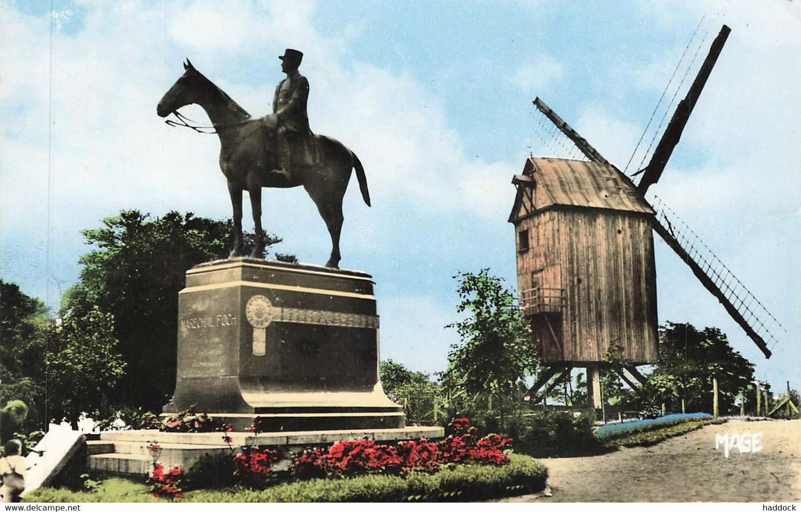 CASSEL : STATUE DU MARECHAL FOCH - Cassel