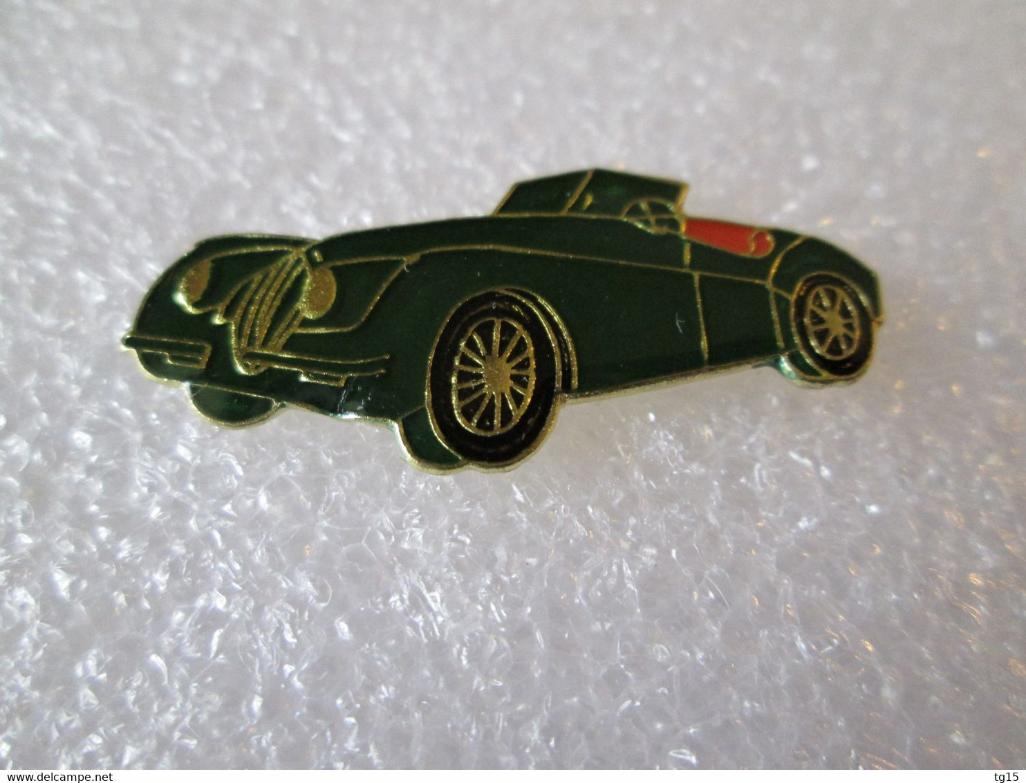 PIN'S    JAGUAR  XK 120 - Jaguar