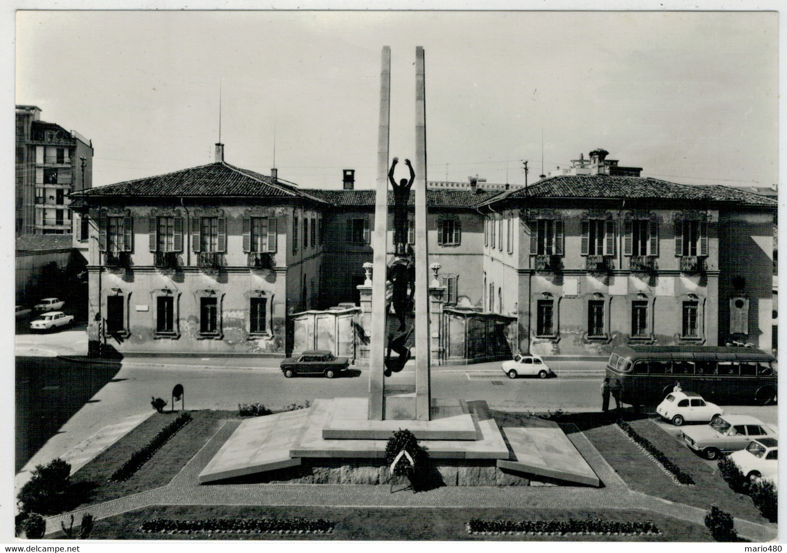 BUSTO   ARSIZIO    PIAZZA  VITTORIO EMANUELE  II°  MONUMENTO  AI  CADUTI            (NUOVA) - Busto Arsizio