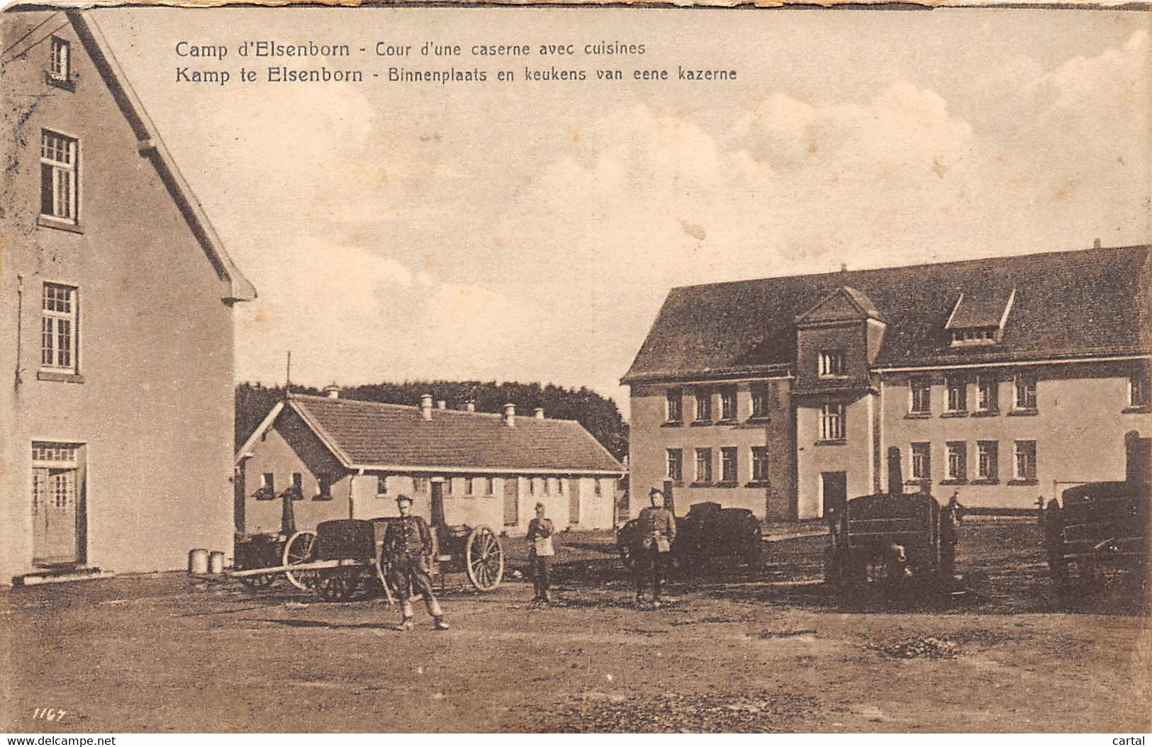 Camp D'ELSENBORN - Cour D'une Caserne Avec Cuisines - Elsenborn (camp)