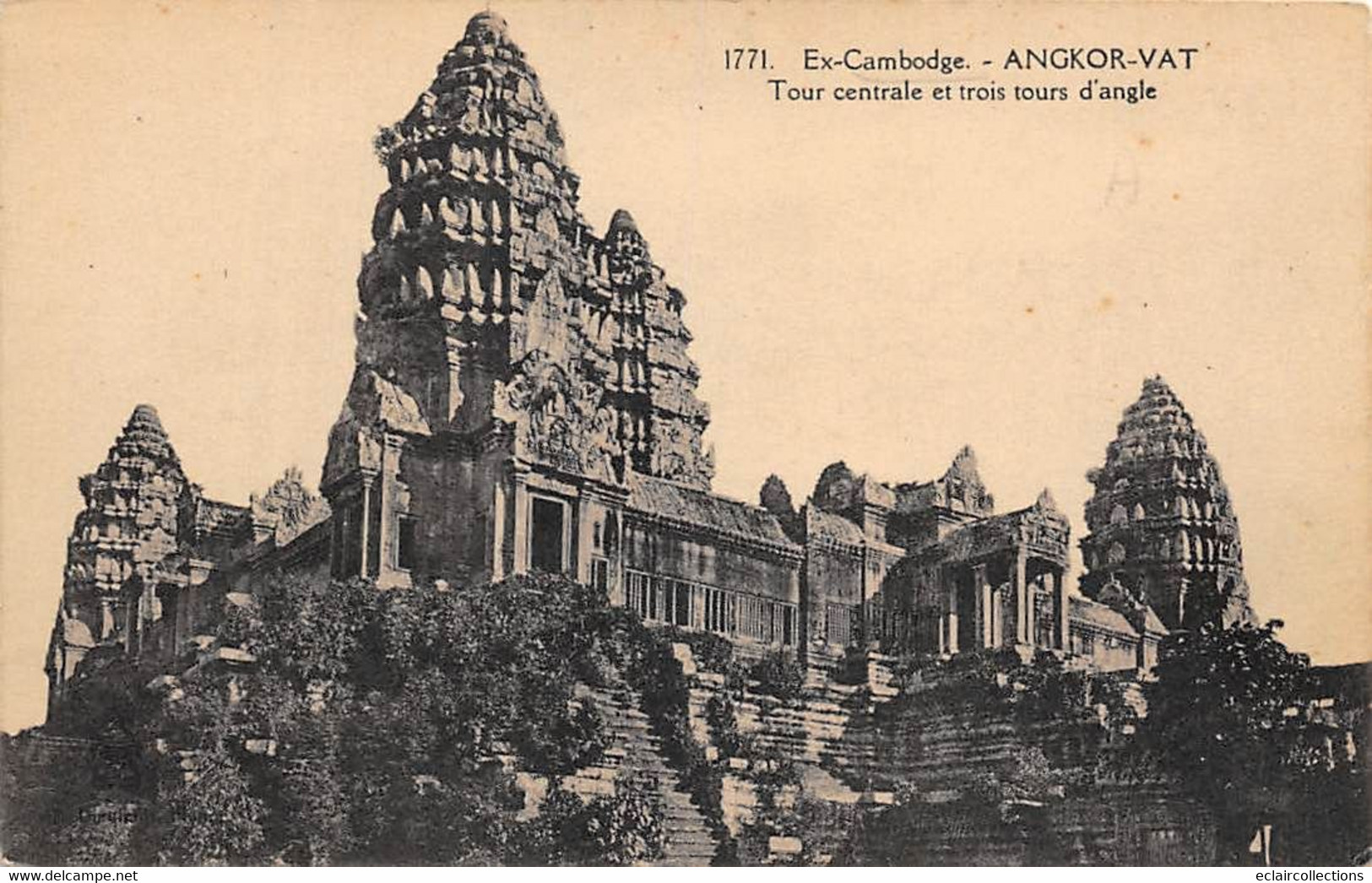 Cambodge      Angkor   Tour Centrale Et Trois Tours D'angle  (voir Scan) - Cambodia