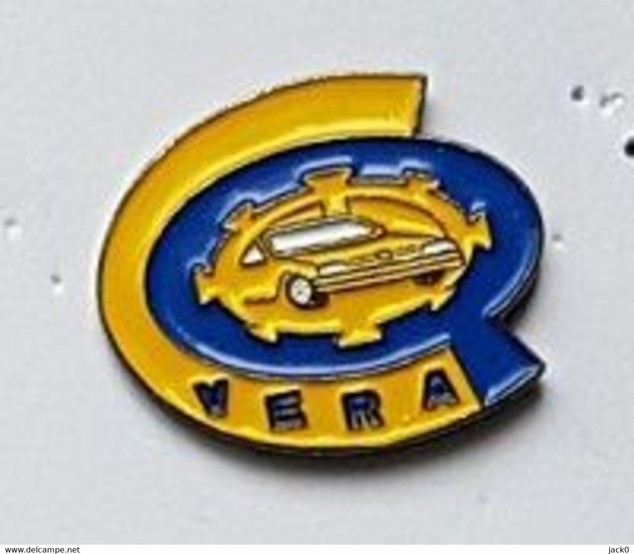 Pin' S  Automobile  PEUGEOT  Jaune  VERA - Peugeot