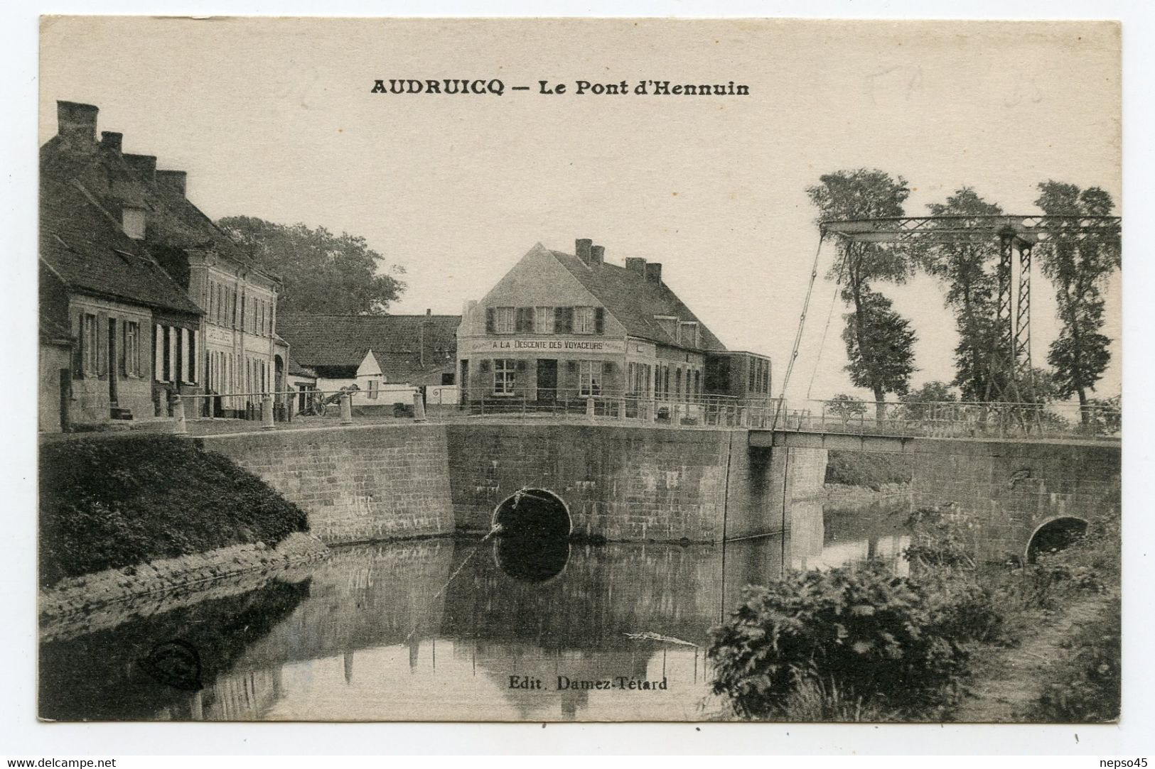 Audruicq  Le Pont D'hennuin,commerce.à La Descente Des Voyageurs - Audruicq