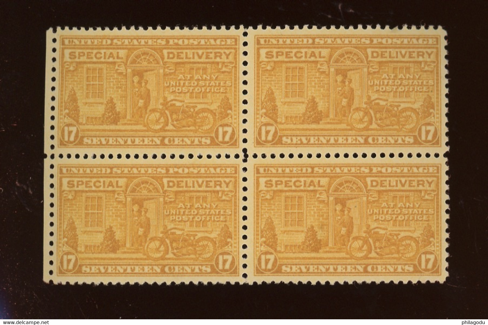 17c Yellow.  Special Delivery.  Mint N.H.  **block Of 4  Cote Yv:  6,00 € X 4 = 24,-€ Motorcycle Moto - Expres & Aangetekend