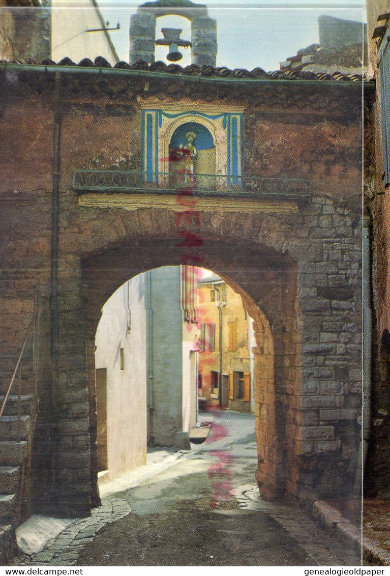 83- RIANS - SANTON DE PROVENCE DEBOUT SUR LA PORTE SAINT JEAN ET GARDANT L' ENTREE DU VILLAGE -1980-  VAR - Rians