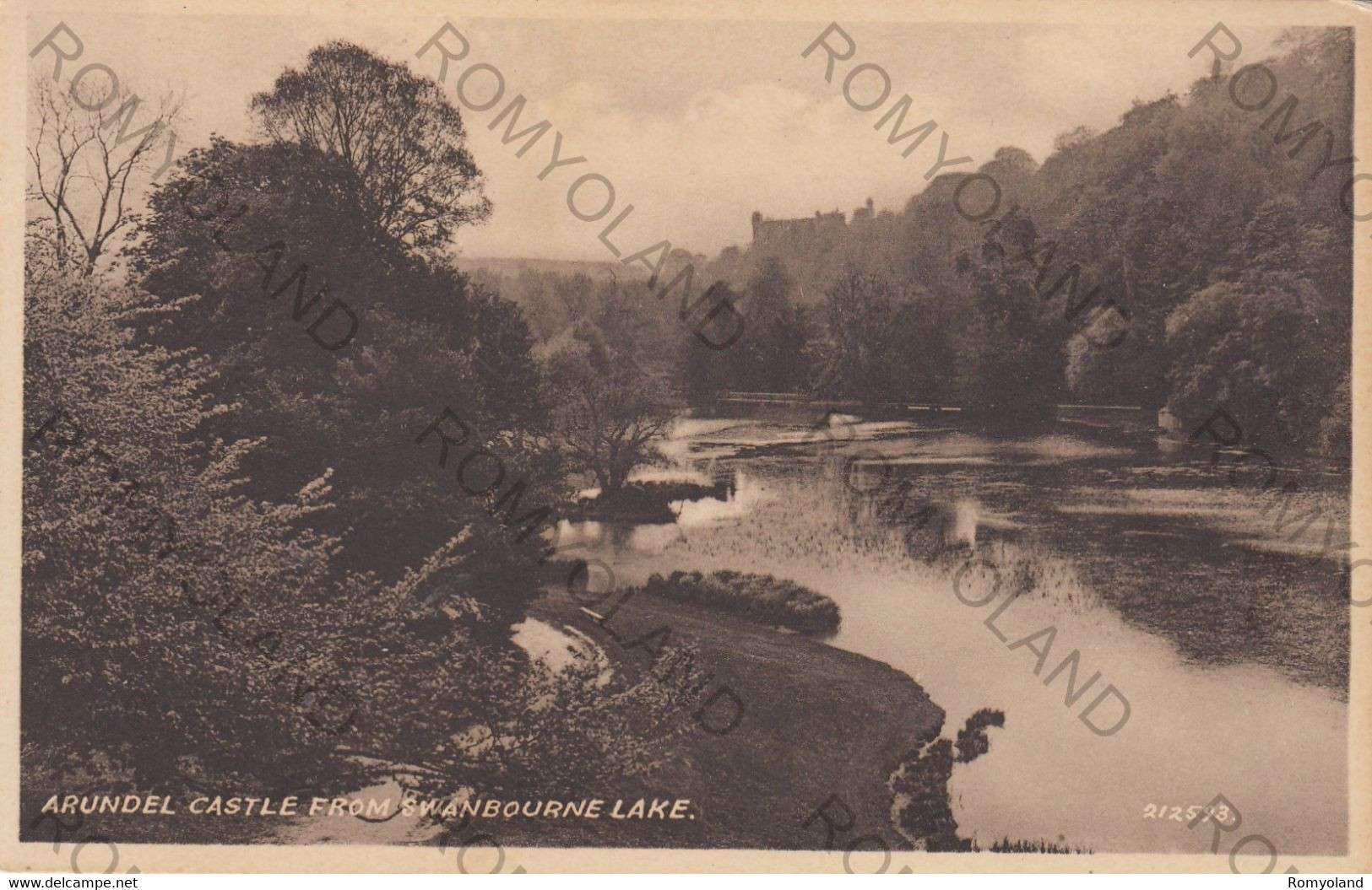 CARTOLINA  ARUNDEL,SUSSEX,INGHILTERRA,REGNO UNITO,CASTLE FROM SWANBOURNE LAKE,NON VIAGGIATA - Arundel