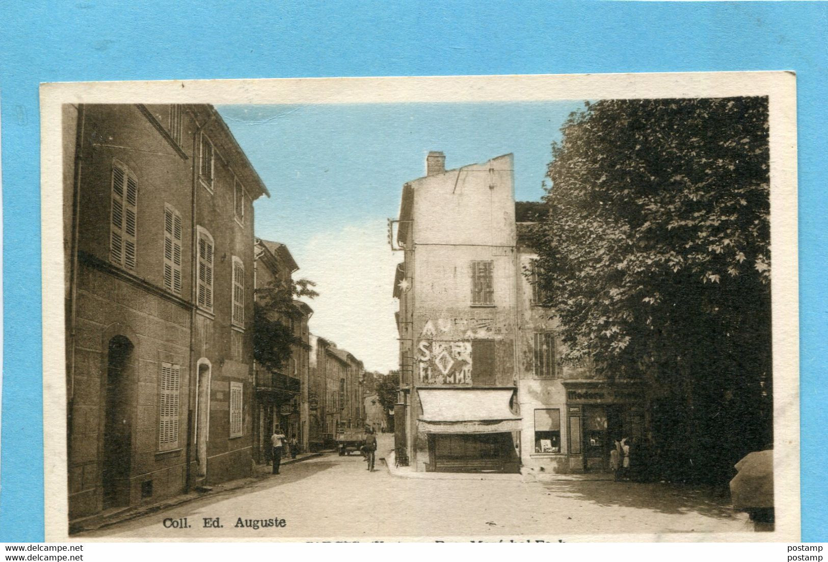 CARCES--rue Du Maréchal Foch -commerces   Animée- -années 30-édition Auguste - Carces