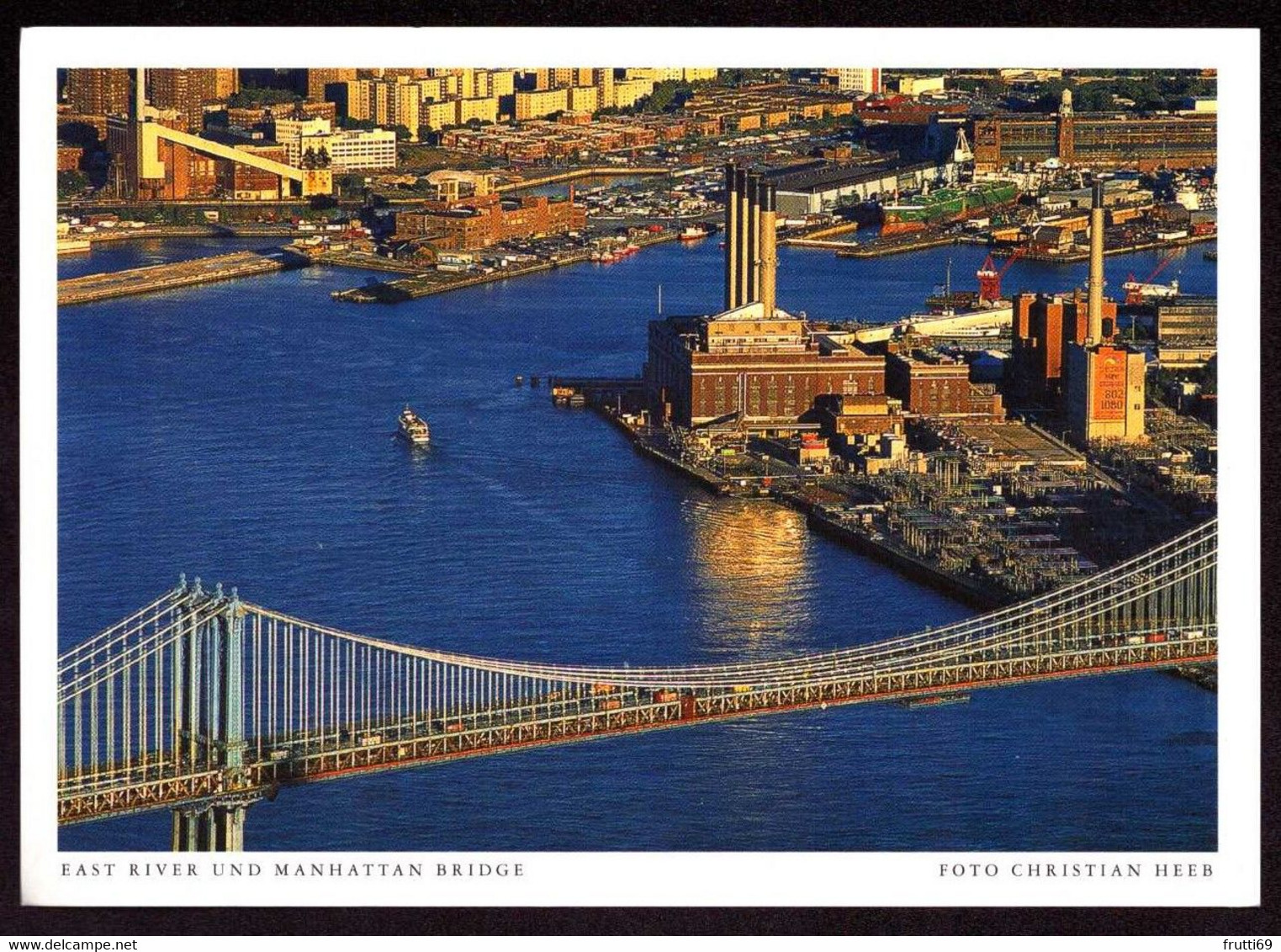 AK 019770 USA - New York City - East River Und Manhattan Bridge - Brücken Und Tunnel