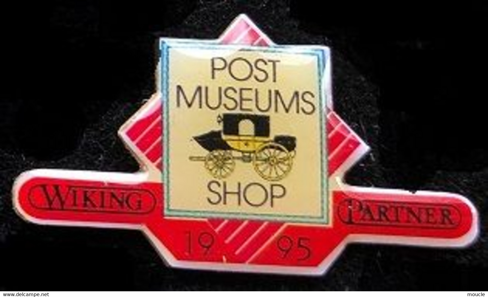 POST MUSEUMS SHOP 1995 - MUSEE DE LA POSTE - WIKING  PARTNER - DILIGENCE - CARRIOLE - FOND ROUGE -    (JAUNE) - Correo