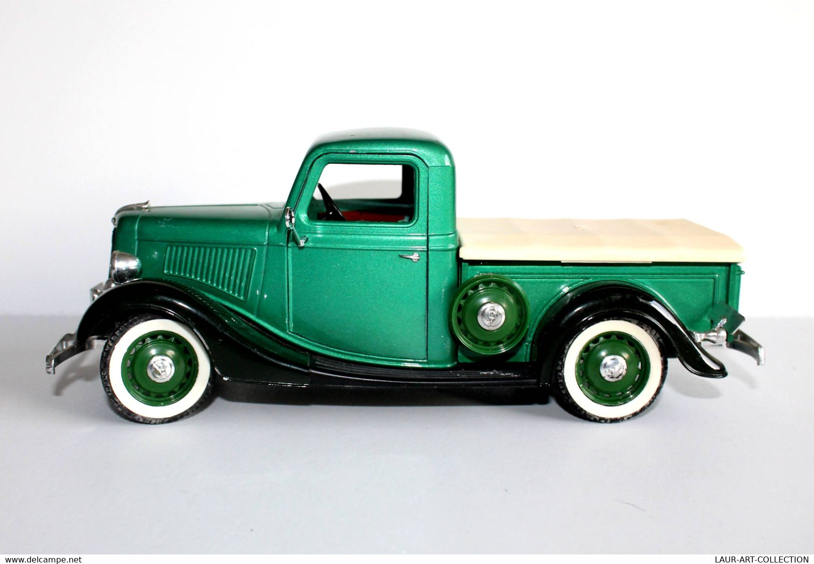 SOLIDO - FORD V8 - PICK-UP PICKUP - ECH 1/19 - VOITURE MINIATURE MADE IN FRANCE        (031221.7) - Solido