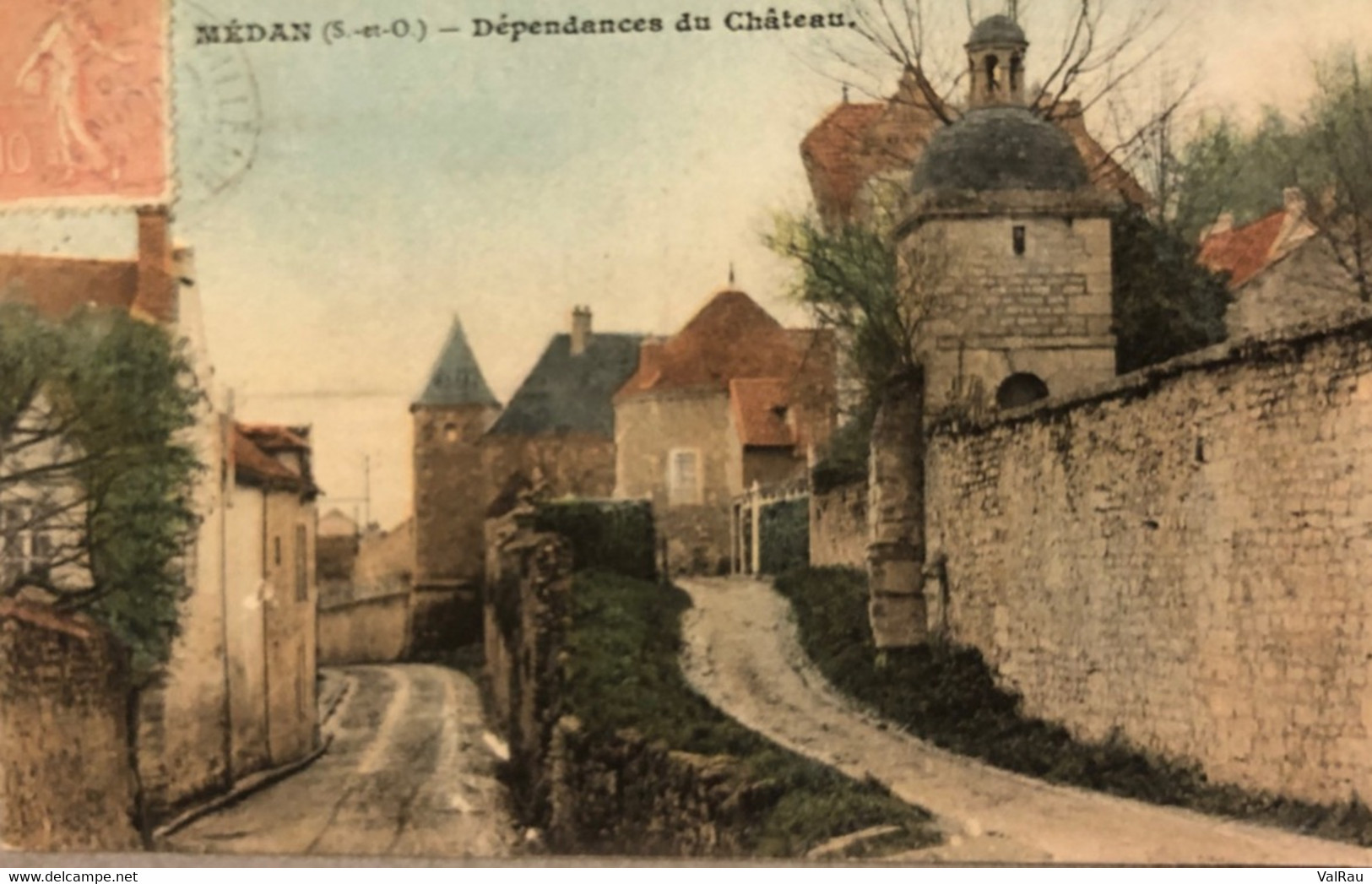 Médan - Dépendance Du Château - CPA Couleur - Medan
