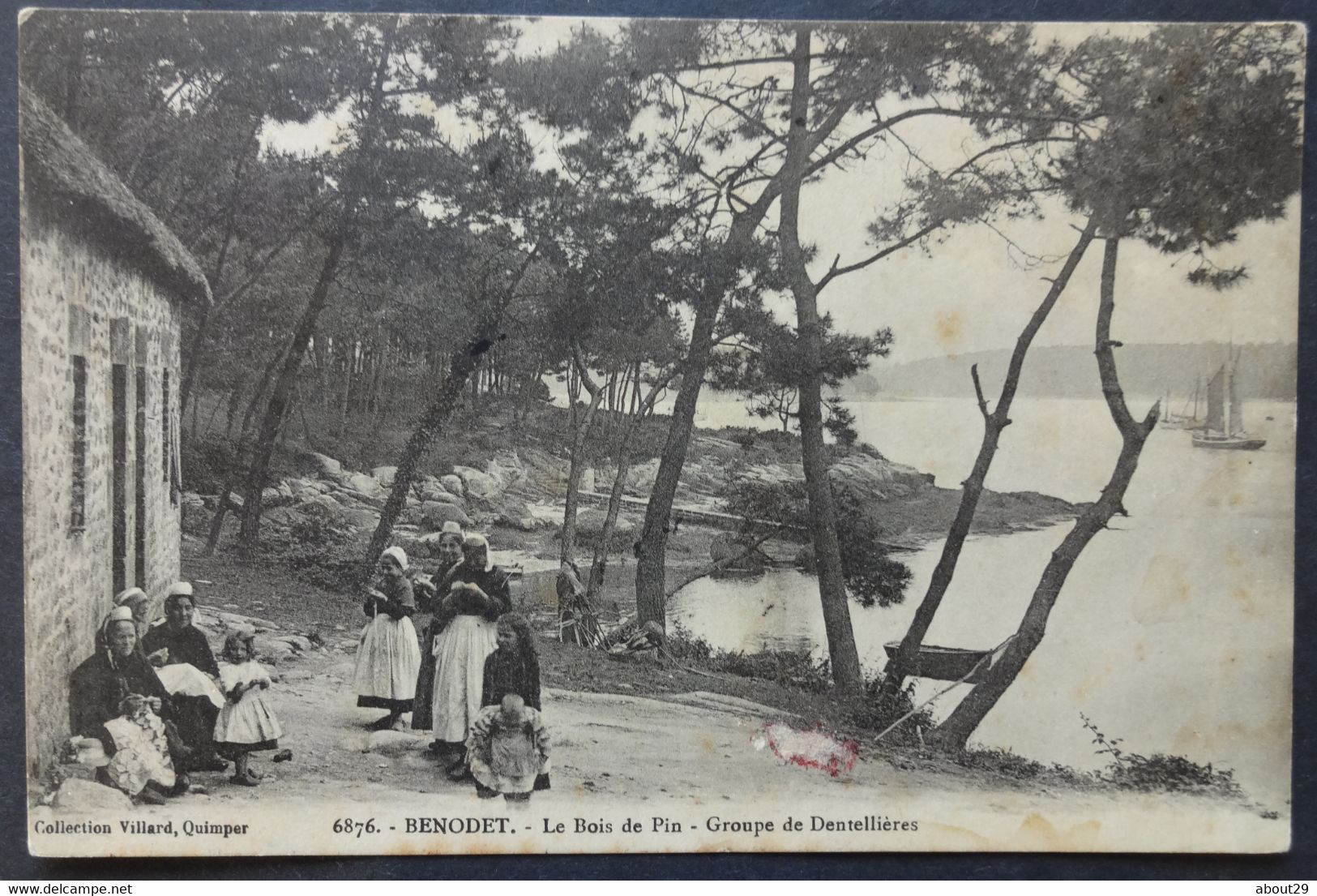 CPA 29 BENODET - Le Bois De Pin - Groupe De Dentellières -Villard 6876 - Réf. R. 35 - Bénodet