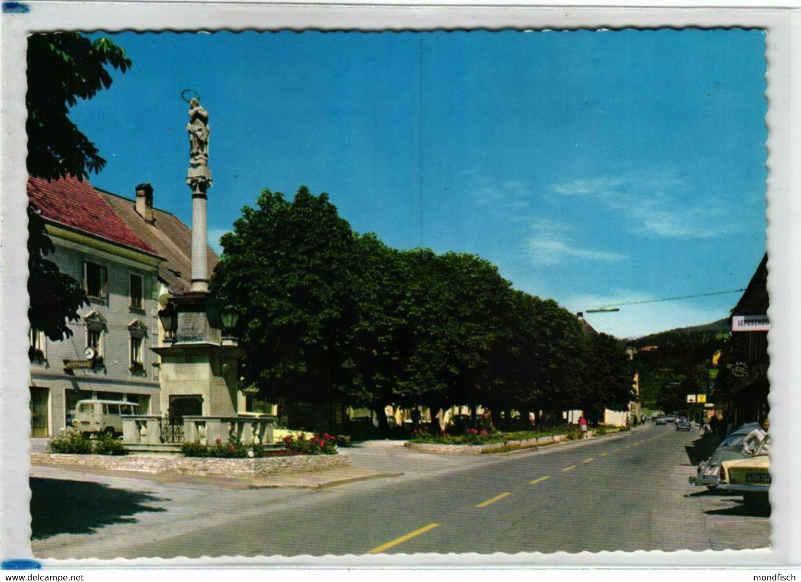 Neumarkt - Pestsäule - Marktplatz - Auto - Neumarkt