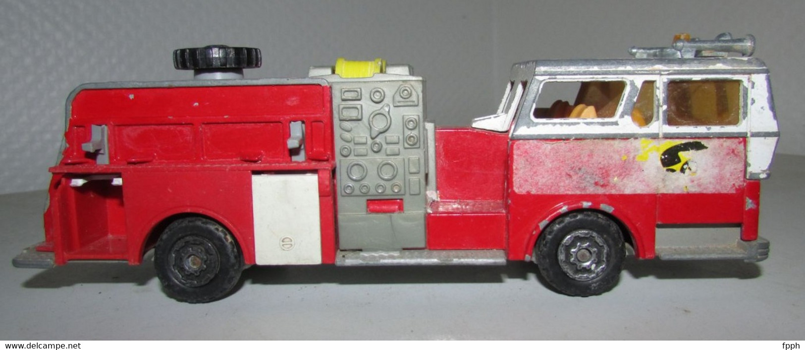 MAJORETTE  -  POMPE A INCENDIE  -  Echelle 1/47 -   Made In France - Camion