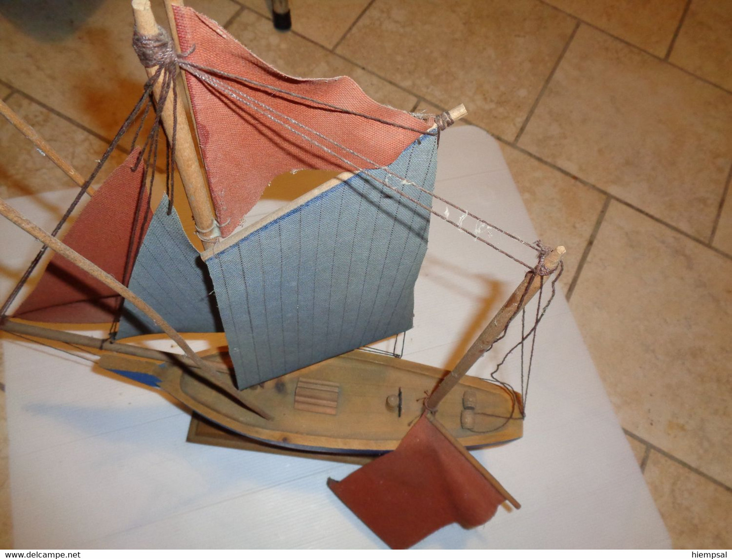 MAQUETTE   REPRESENTE UN THONIER  VOIR  PHOTOS - Boats