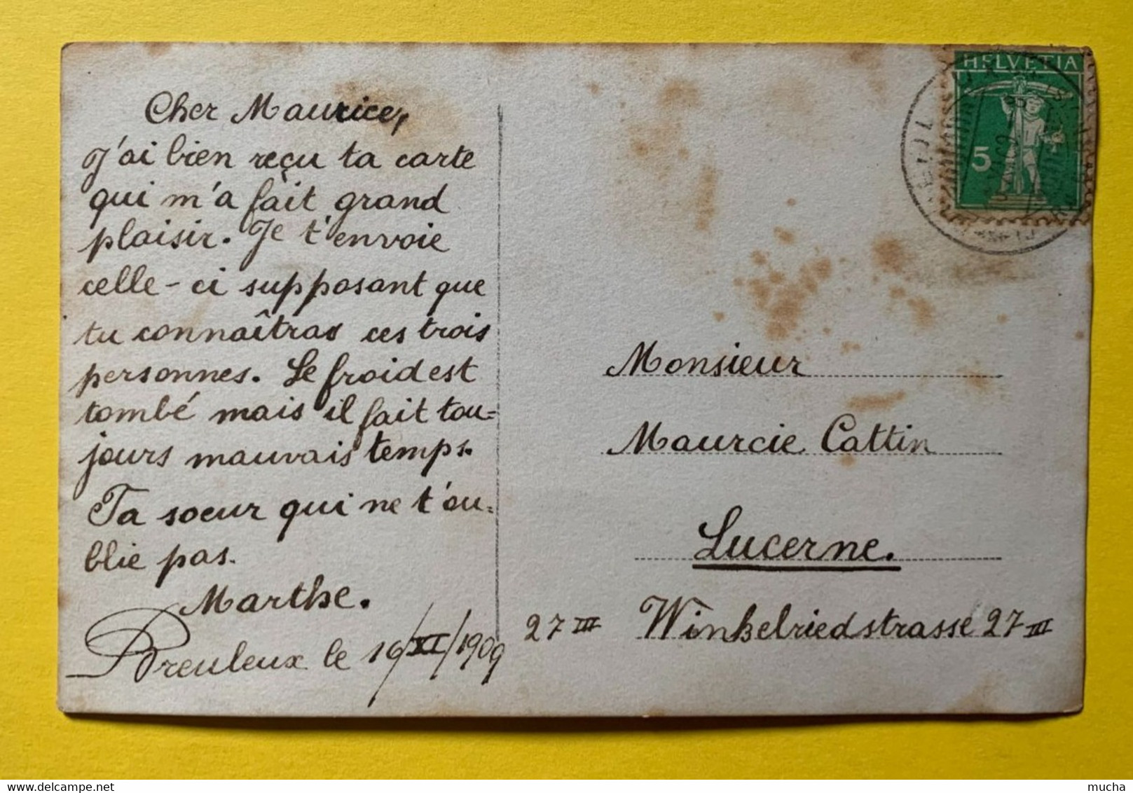 16392  Femmes Assises Et Jeune Fille Devant Une Maison Les Breuleux 1909 - Les Breuleux