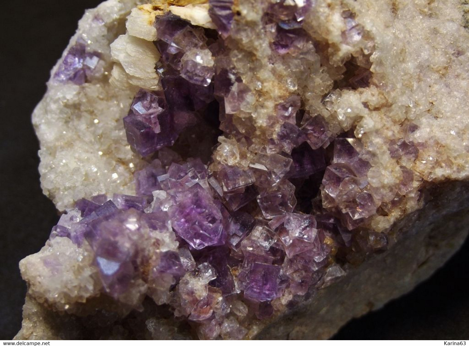 Fluorite With Baryte On Quartz Matrix ( 6.5 X 5 X 6 Cm ) La Cabana - Berbes  - Asturias - Spain - Minéraux