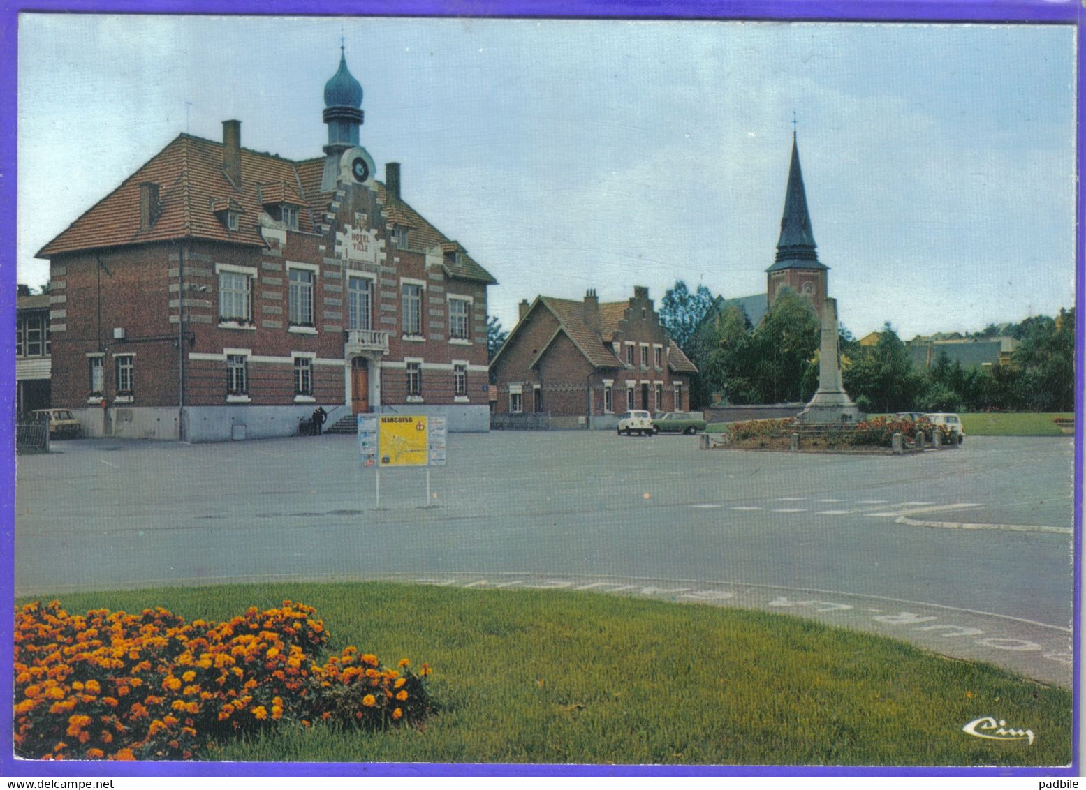 Carte Postale 59. Marcoing  La Place Général De Gaule  Très Beau Plan - Marcoing