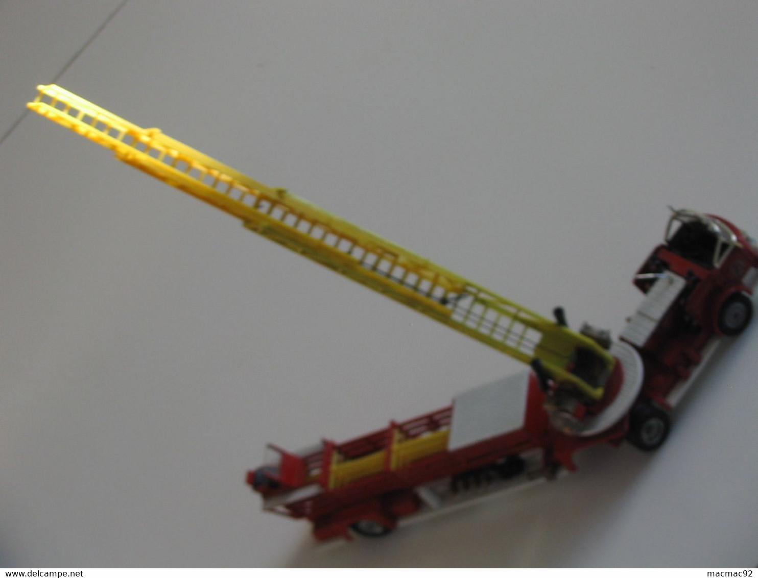 CORGI MAJOR TOYS - Superbe camion de pompier grande échelle - Aerial Rescue Tractor    **** EN ACHAT IMMEDIAT ****.