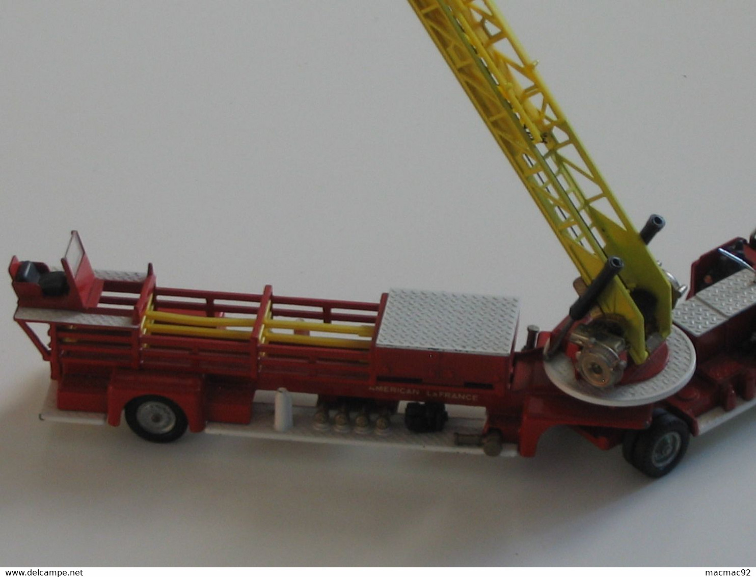 CORGI MAJOR TOYS - Superbe camion de pompier grande échelle - Aerial Rescue Tractor    **** EN ACHAT IMMEDIAT ****.