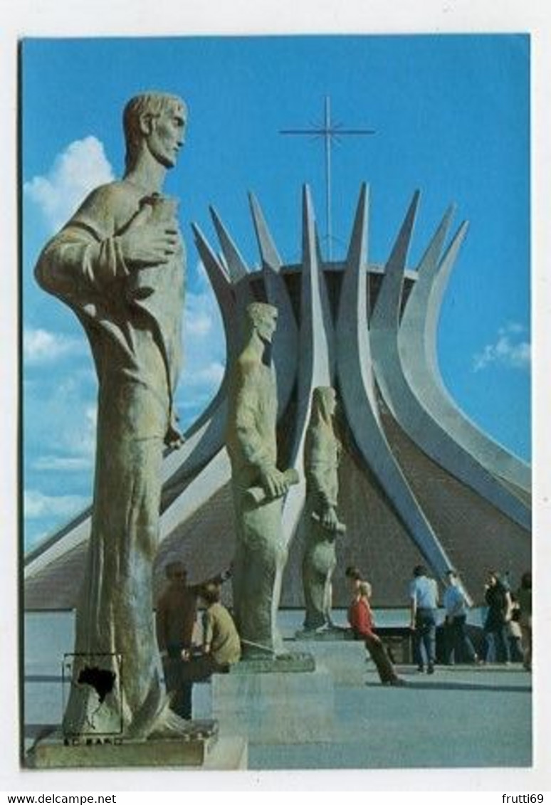 AK 020396 BRAZIL - Brasilia - Cathedral - Entrance - Brasilia