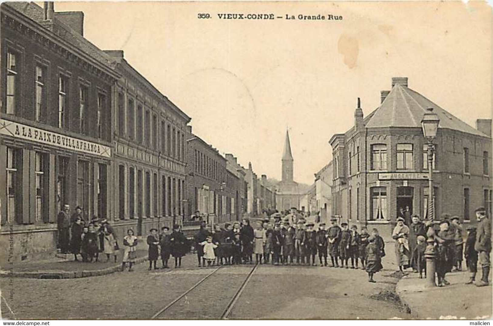 - Dpt Div.-ref-AZ453- Nord - Vieux Condé -grande Rue - A Lapaix De Villafranca - Café Au Centre - Pose Des Ecoliers - - Vieux Conde