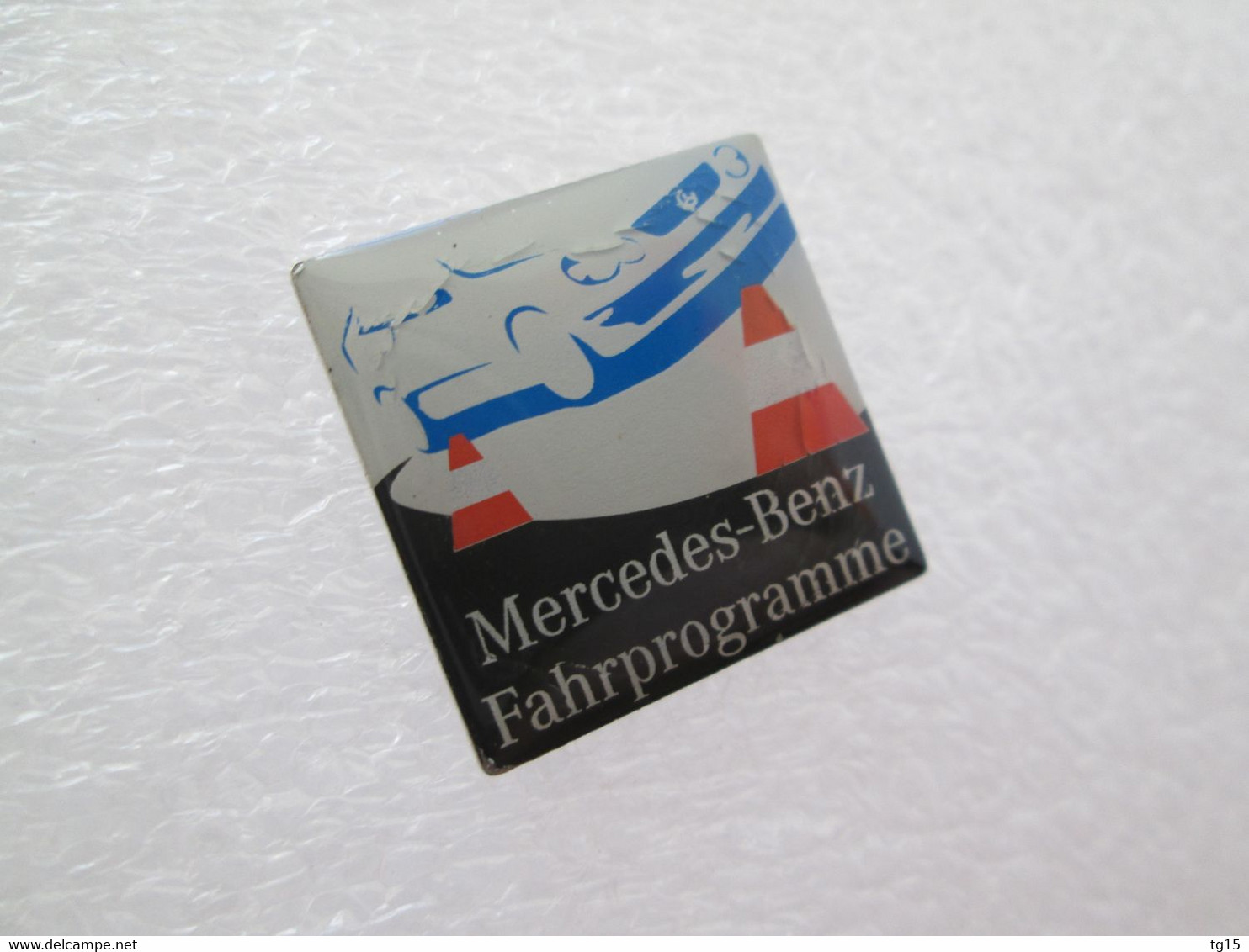 PIN'S     MERCEDES BENZ   FAHRPROGRAMME - Mercedes