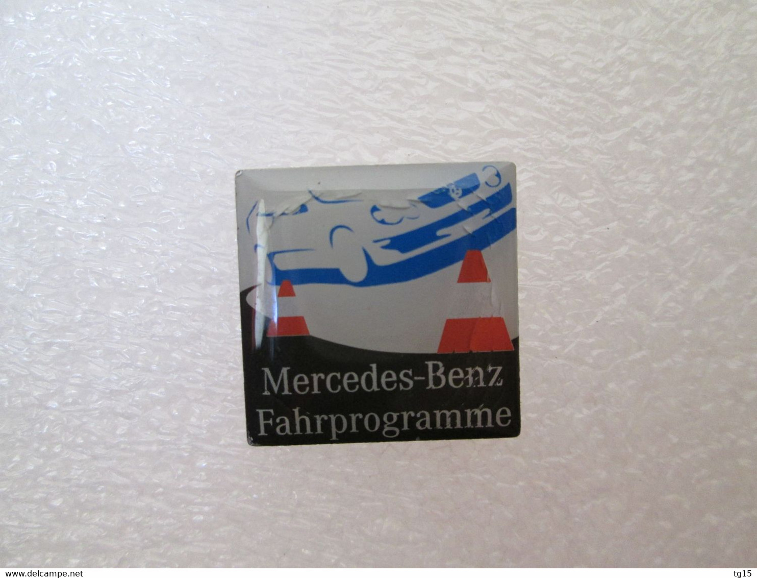 PIN'S     MERCEDES BENZ   FAHRPROGRAMME - Mercedes