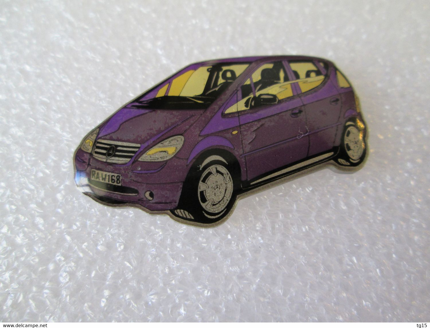 PIN'S     MERCEDES BENZ   CLASSE   A - Mercedes