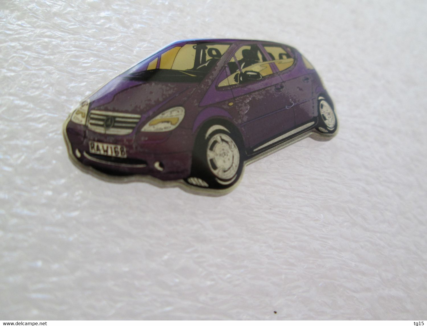 PIN'S     MERCEDES BENZ   CLASSE   A - Mercedes