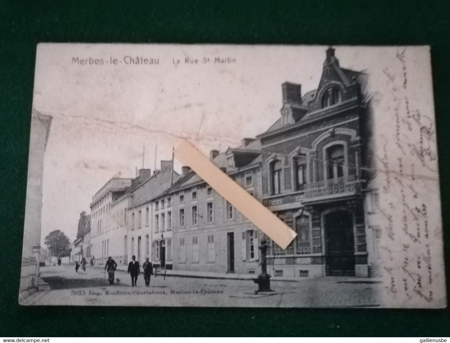 Carte Postale De Merbes-le-château : Rue St Martin  Rare Avec Pompe à Eau - Merbes-le-Château