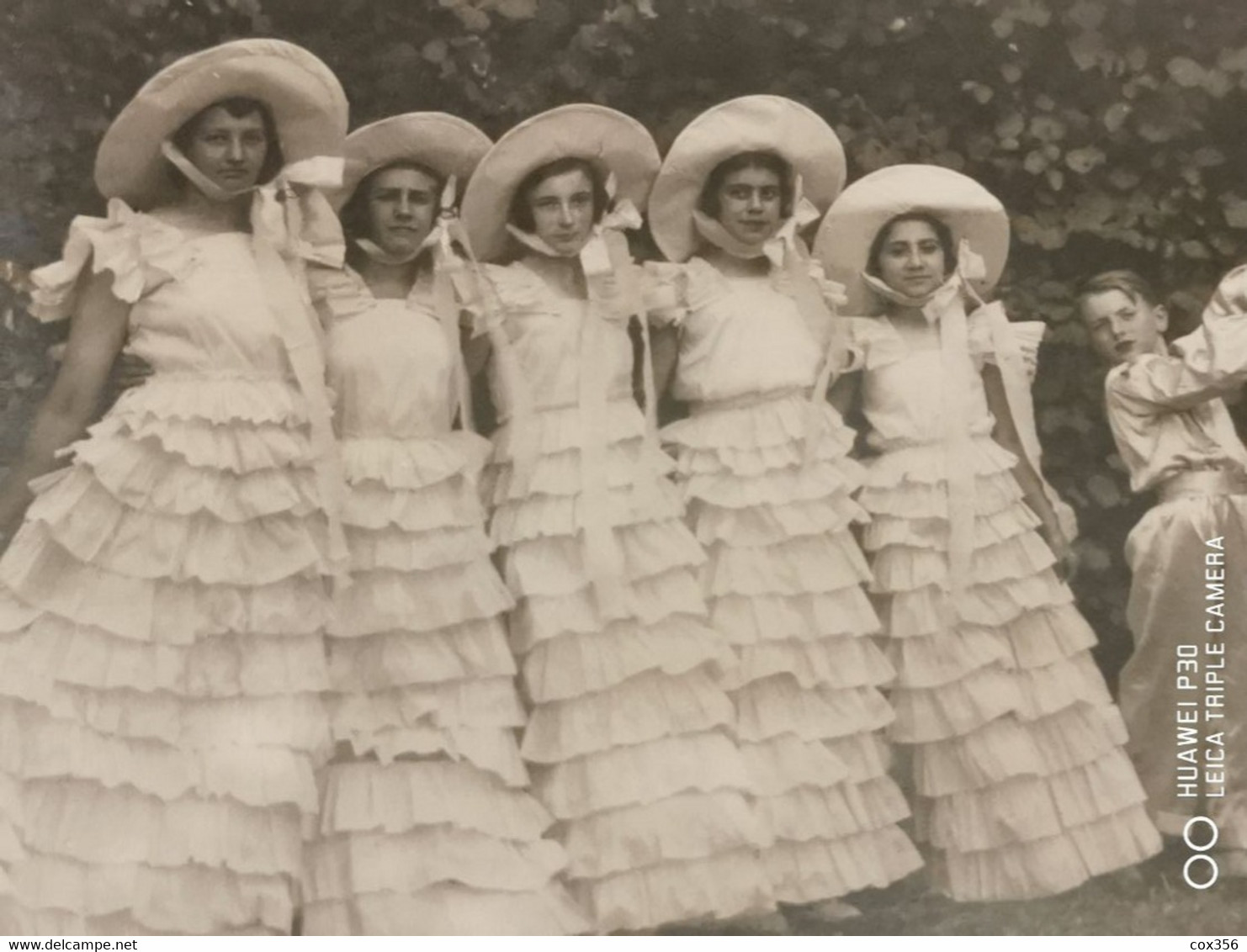 CPA CARTE PHOTO Groupe D'enfant En Robe De Spectacle Espagnole - Photos