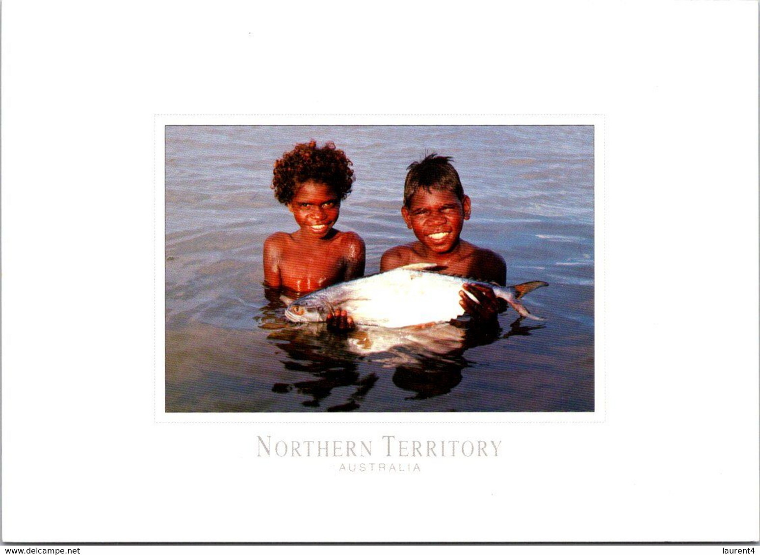 (1 E 29) Australia - NT - Native Aboriginal Boys And Fish - Unclassified