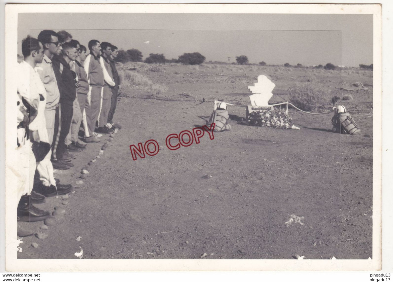 Au Plus Rapide Djibouti Parachutisme Parachute Accident Messe Beau Format Très Bon état - Parachutespringen