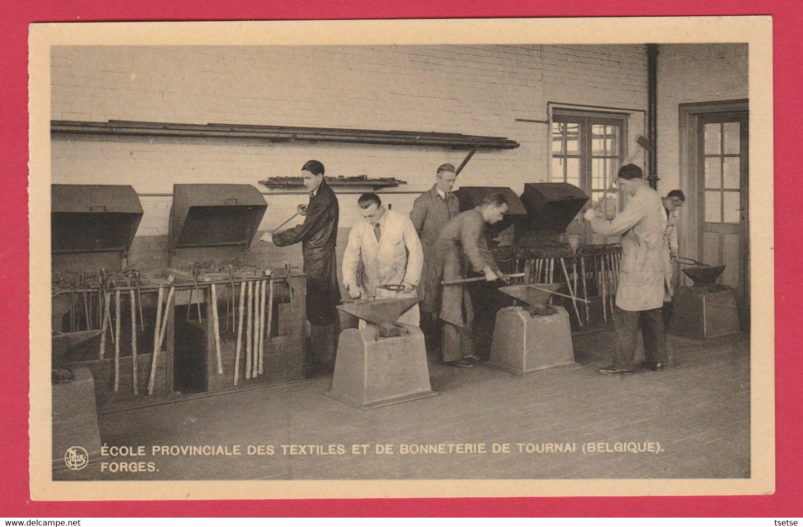 Tournai - Ecole Provinciale Des Textiles Et De Bonneterie - Forges ... Groupe D'élèves ( Voir Verso ) - Tournai