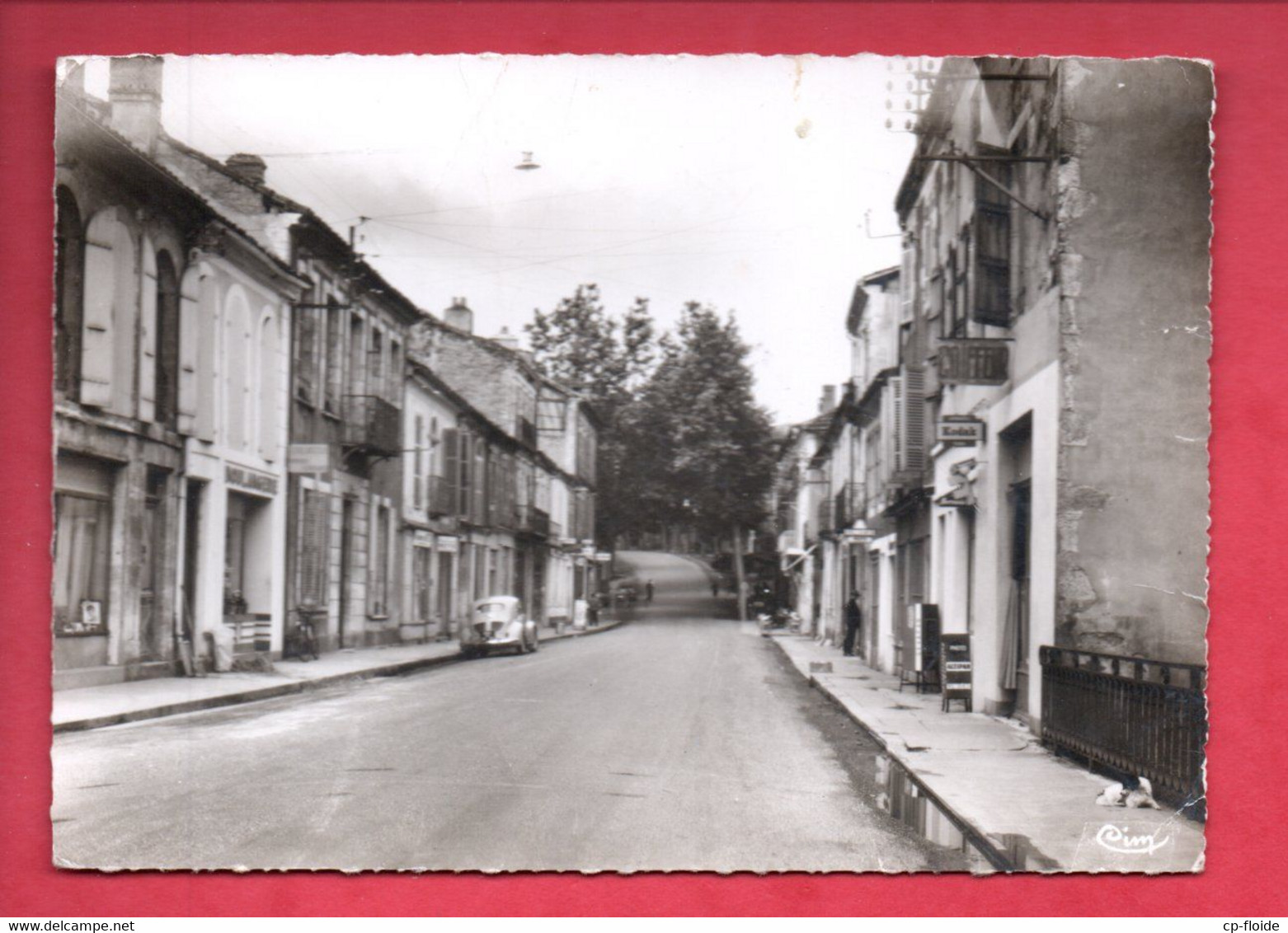 32 - VIC-FEZENSAC . LA RUE DE LA RÉPUBLIQUE - Réf. N°32509 - - Vic-Fezensac