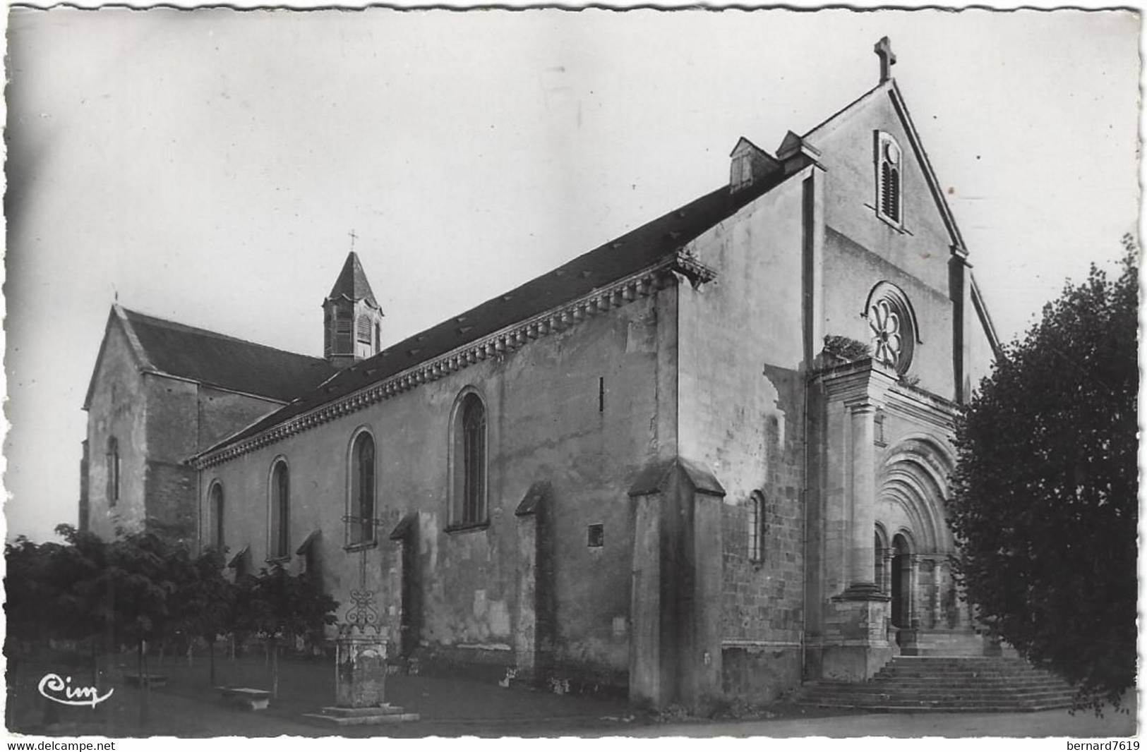 64   Lescar  -  La Cathedrale - Lescar