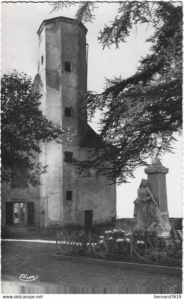 64   Lescar  -  Tour Du XII E Siecle Et Monument Aux Morts - Lescar