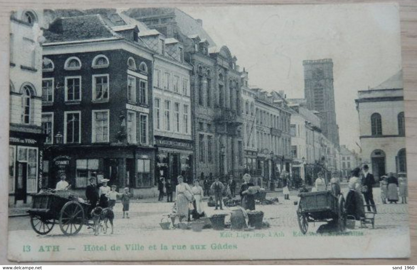 Ath - N°13 - L'Hotel De Ville Et La Rue Aux Gades - Ed: W.V.S. Et Ligy Imp à Ath - Circulé: 1906 - 2 Scans. - Ath