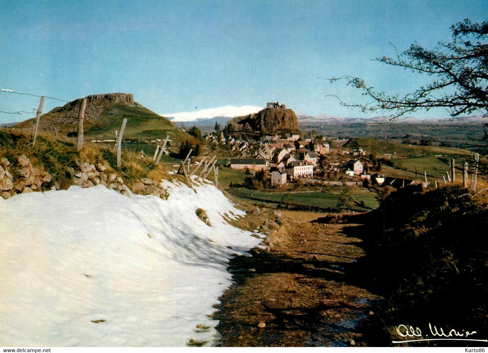 Albert MONIER Monier * CP Photographe * N°A 10530 Apchon ( Cantal ) Et Les Ruines Du Château Féodal - Monier