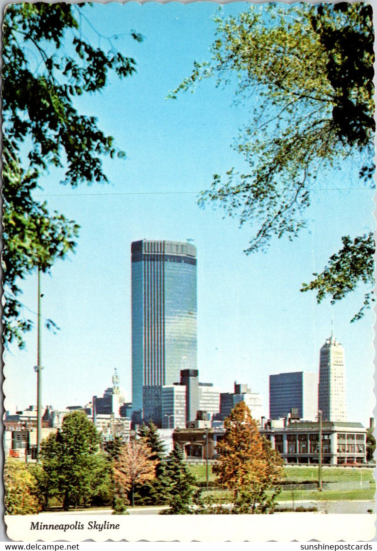 Minnesota Minnapolis Skyline With IDS Center And Foshay Tower - Minneapolis