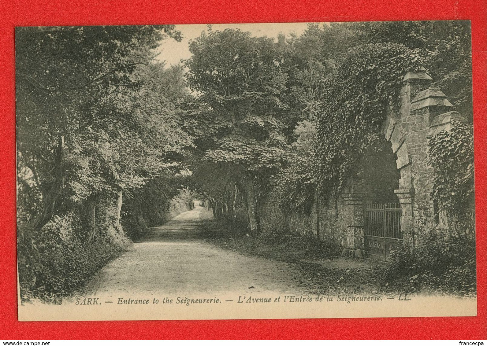 005222 - ROYAUME-UNI - ILE DE SARK - Avenue Et Entrée De La Seigneurie - Sark