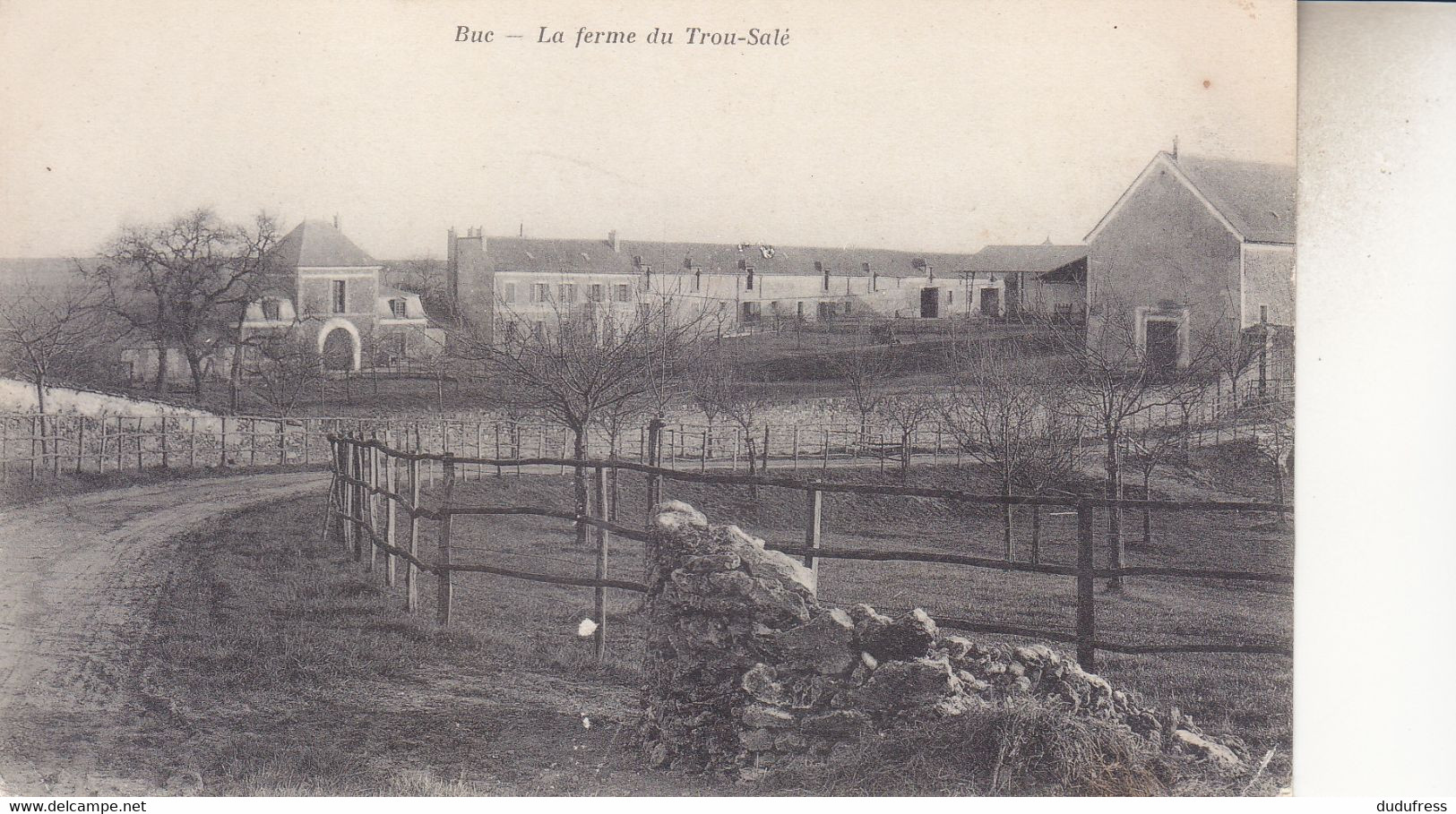 TOUSSUS LE NOBLE   BUE LA FERME DU TROU SALE - Toussus Le Noble