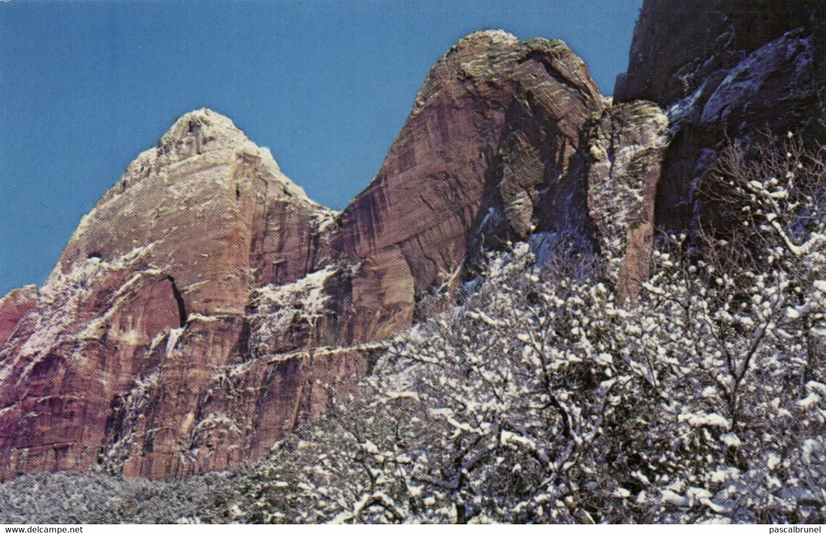 ZION NATIONAL PARK - SPRINGDALE - MOUNTAIN OF THE SUN FROM THE SCENIC DRIVE - Zion