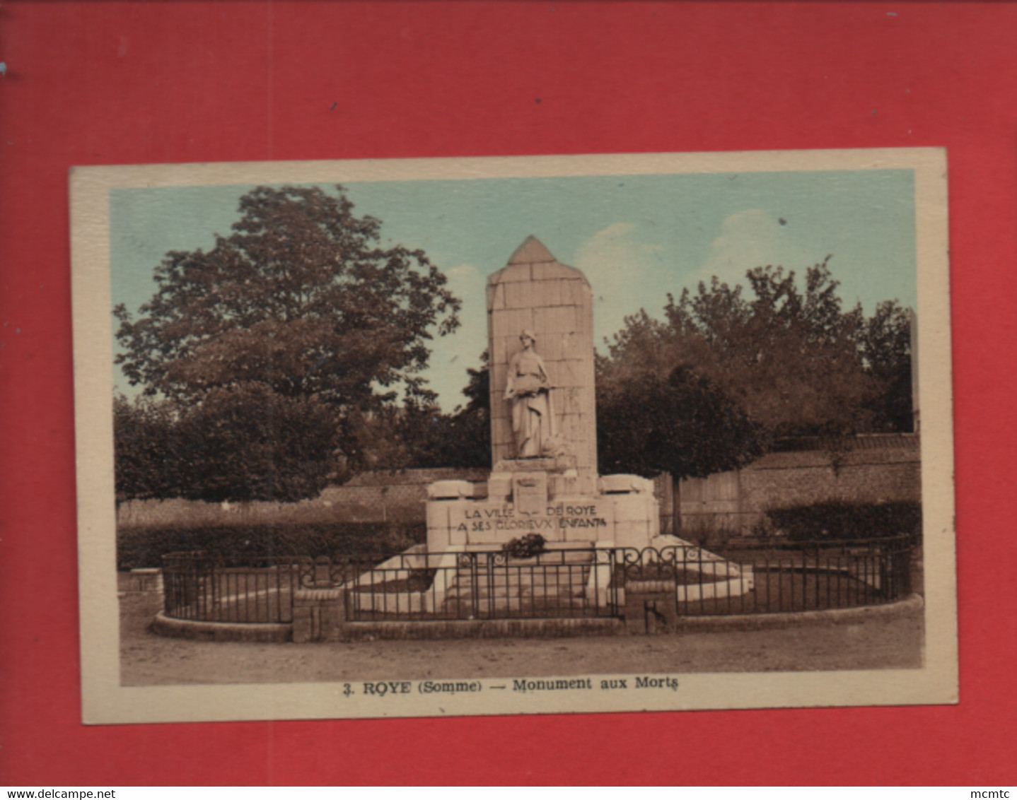 CPA -(Somme) -  Roye  (-   Monument Aux Morts - Roye