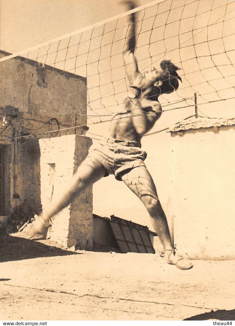 ALGERIE - Lot De 2 Clichés Pris Pendant Les Evenements En 1961-62 - Guerre D'Algérie - Match De VOLLEYBALL -Voir Descrip - Volleybal