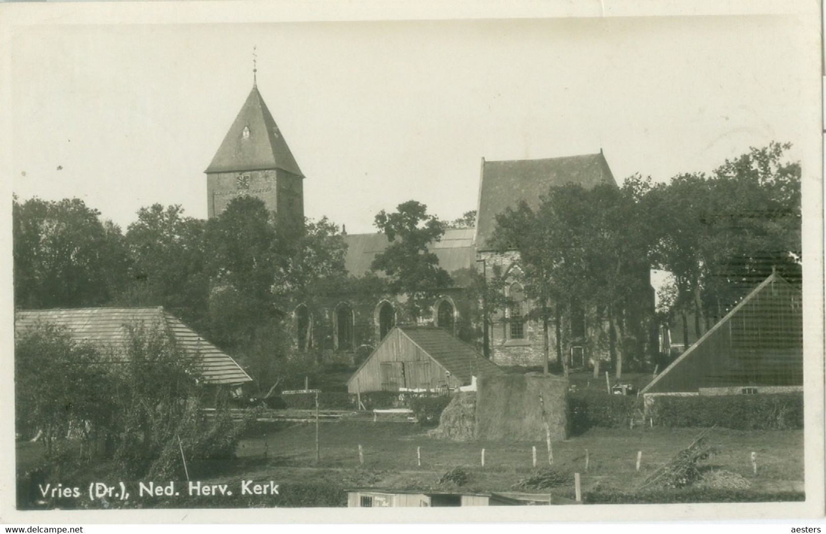 Vries 1947; Gezicht Op Ned. Herv. Kerk - Gelopen. (Jos Pé - Arnhem) - Vries