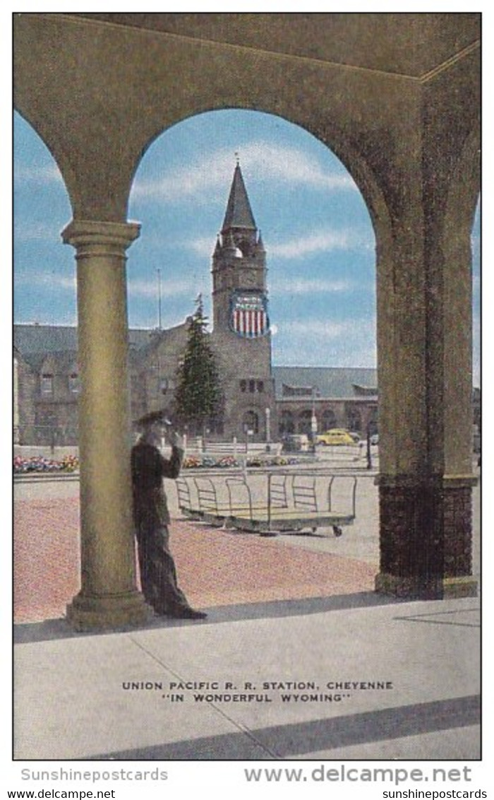 Union Pacific Rail Road Station Cheyenne In Wonderful Wyoming Cheyenne Wyoming - Cheyenne